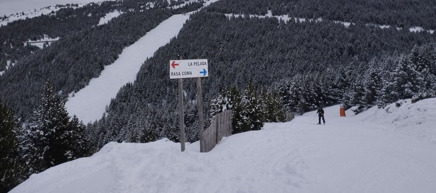 La nevada deja las pistas de esquí del Port del Comte con casi un metro de nieve