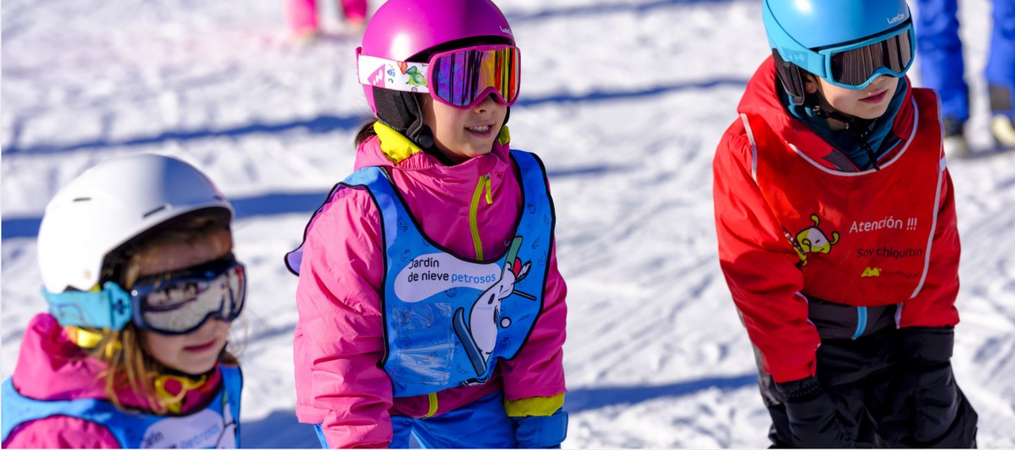 A la nieve con Name it, ropa para ir a esquiar con los niños, moda infantil  técnica y deportiva