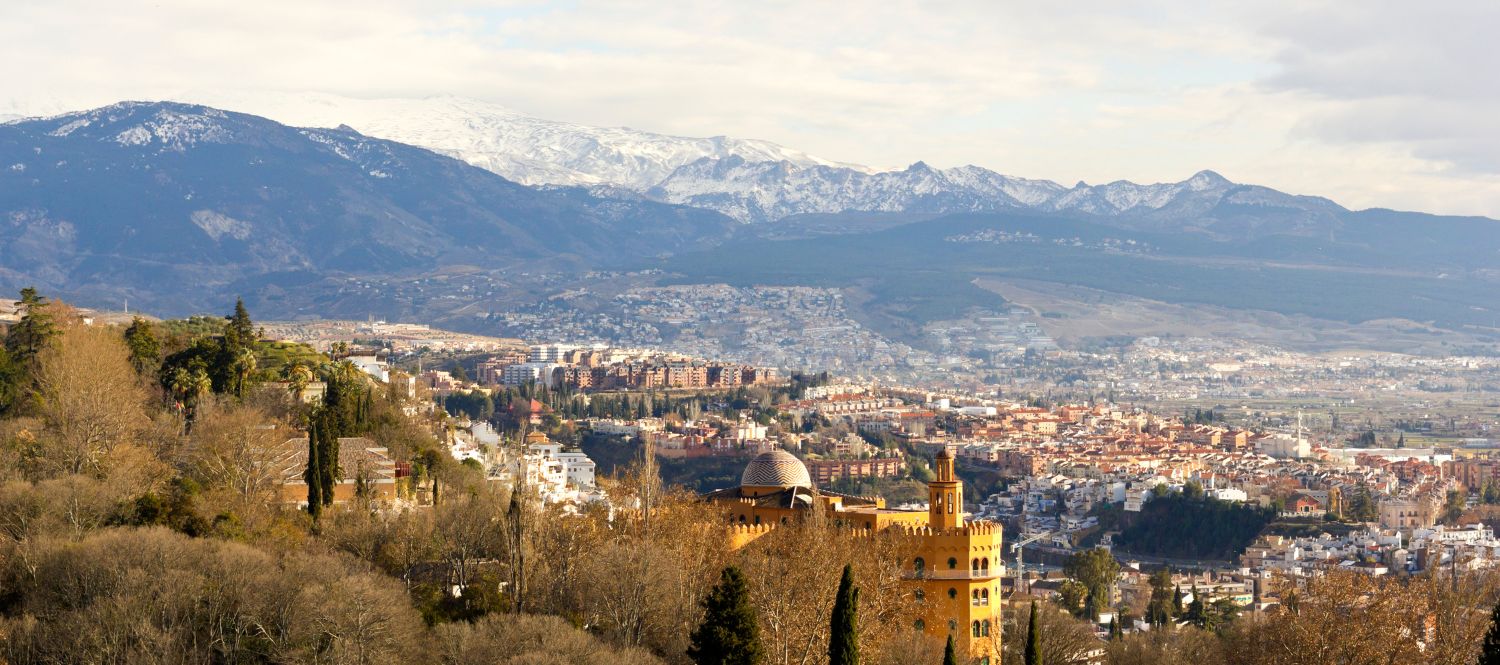 Sierra Nevada se prepara para abrir con el movimiento de nieve en sus cotas más altas