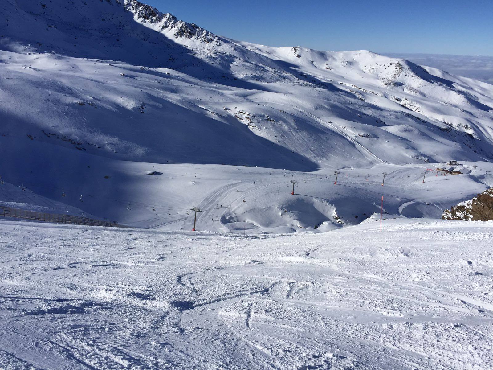 La nieve cubre Sierra Nevada y permite abrir más pìstas