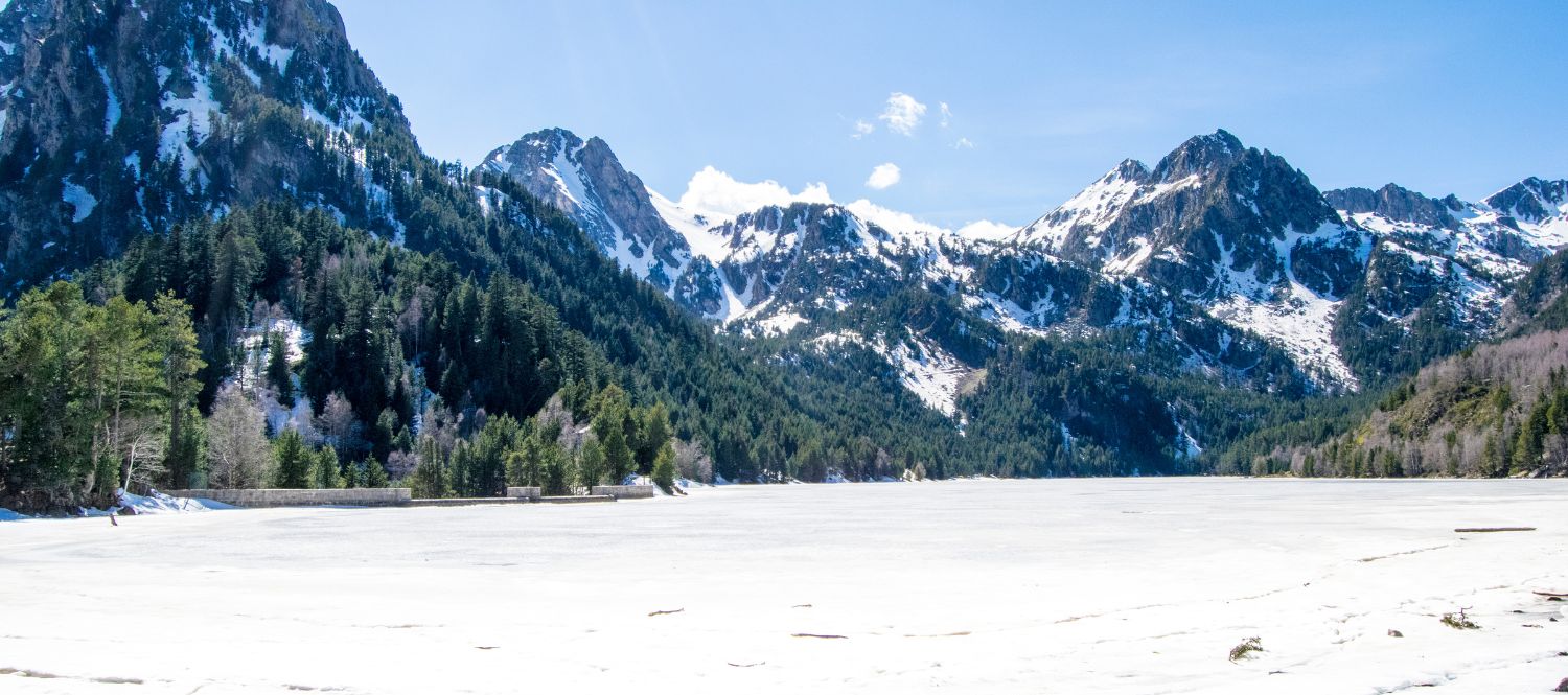 Port del Comte luce músculo en un inicio de temporada con más de medio metro de nieve