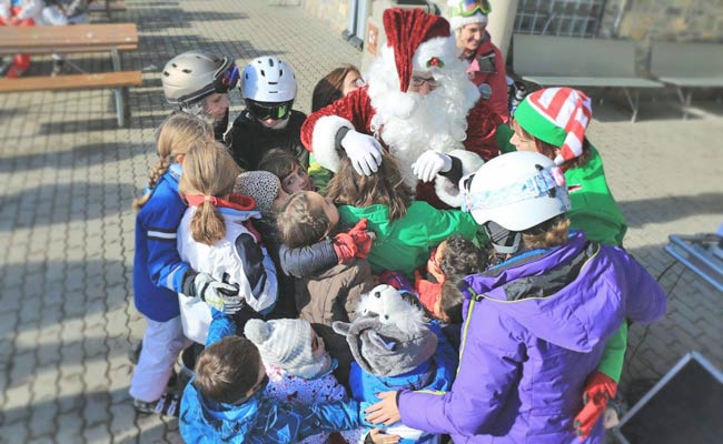 Ambiente navideño y muchas pistas abiertas en Aramón